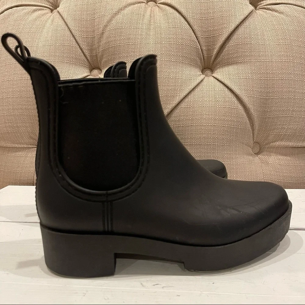 Jeffrey Campbell Chelsea Boots Sz 6 Black